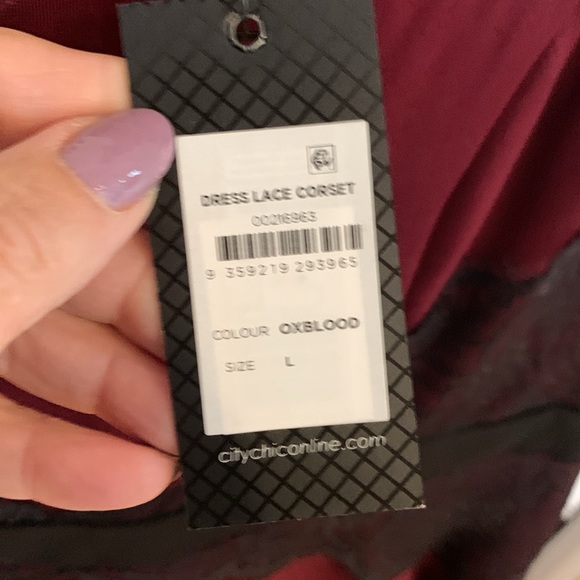 City Chic oxblood dress w/black lace accents Back zip. NWT size L/20 - Picture 3 of 9